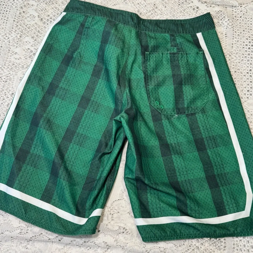 Nike‎ SB Plaid Board Shorts Green White Mesh Lined Mens Size 16 Youth